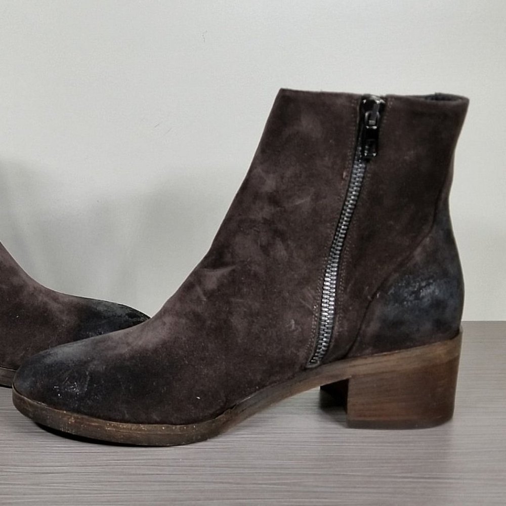 Vince 'Ruth' Block Heel Bootie, Peat (Brown) Suede, Womens Size 5.5 / 35.5 - Picture 6 of 9